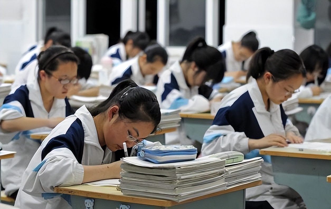 专业就业前景最好的三个专业文科,文科专业最有前景的十大专业