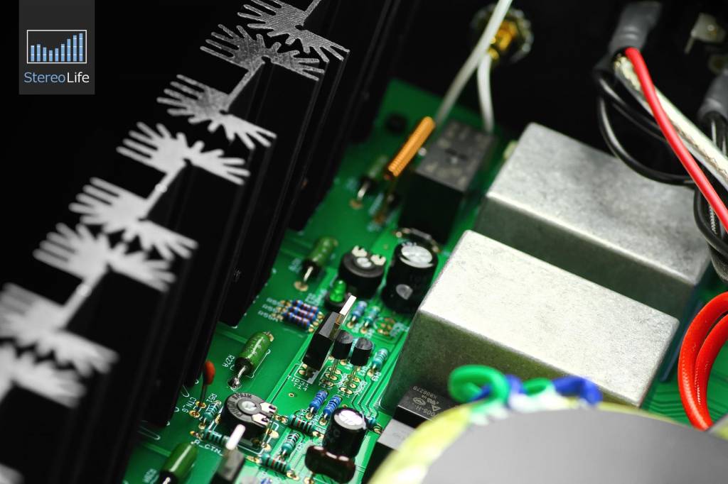 法国珊瑚礁AM300测评报告:2万元预算内的纯进口后级新标杆!