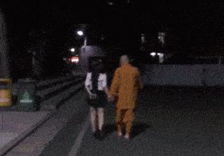 被石头划伤头有点晕,被石头磕到头流血