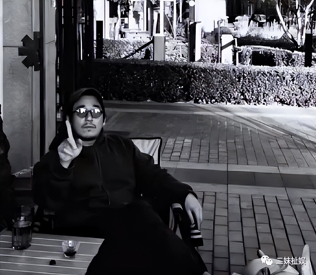 张国立晒儿子的照片,张国立的儿子最新照片