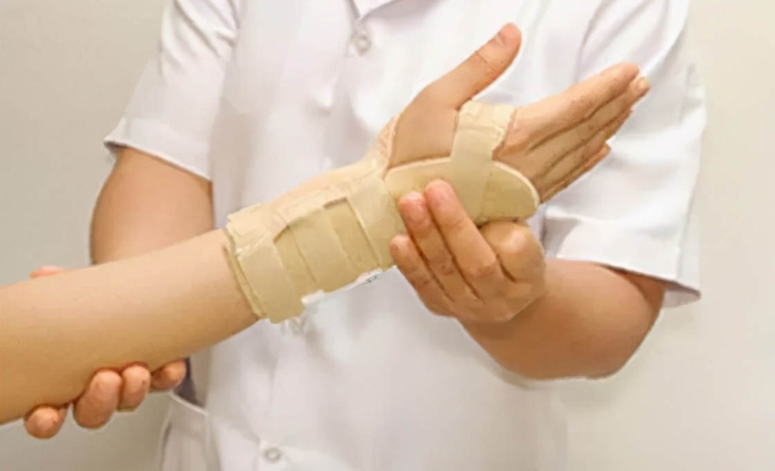 康复锻炼后骨折处疼痛肿胀,手腕骨折康复锻炼后疼痛