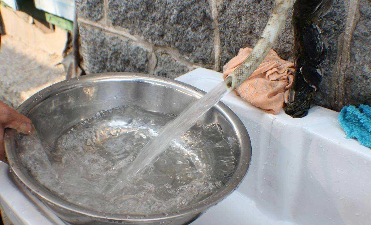 电热水壶烧的水损害神经还致癌,一直喝电热水壶烧的水有害吗