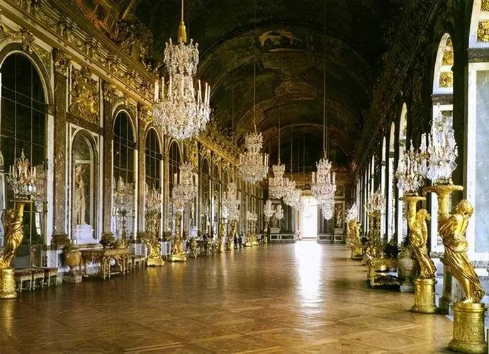 巴洛克式艺术运动,巴洛克艺术的主要特点是什么