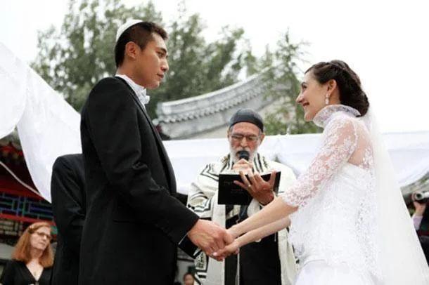 刘烨和妻子是如何相识的,刘烨荧幕情侣