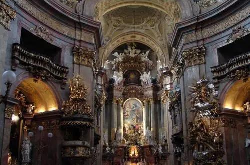 巴洛克式艺术运动,巴洛克艺术的主要特点是什么