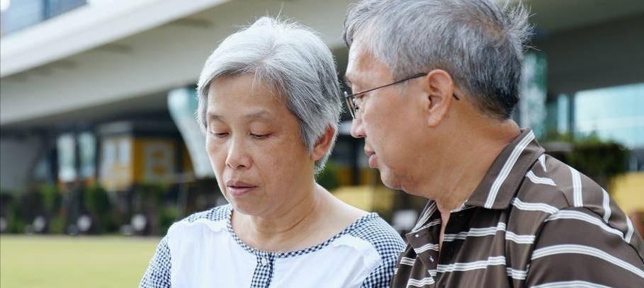 退休金被亲家盯上了？改口之后的真相让我感到心酸