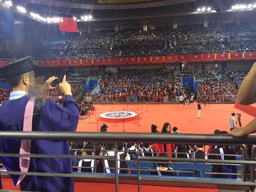 我，90后女生，十八线小城来北京打拼，曾拿100万炒股赔成10块钱