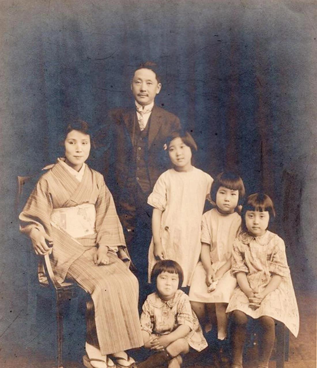 鏃ユ湰濂冲瓙涓虹埍鍙樻垚鎭堕緳澶嶄粐,鏃ユ湰濂冲瓙鐖变笂涓浗鍐涗汉