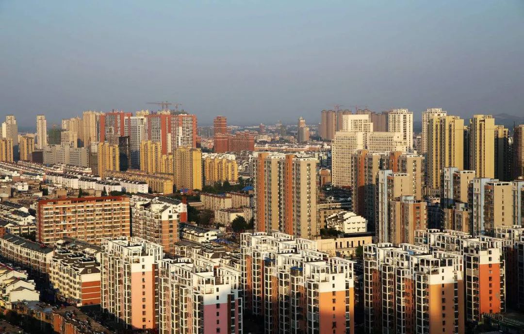 县城买房后农村还能自己盖房吗,农村盖房和城里买房十年后哪个好