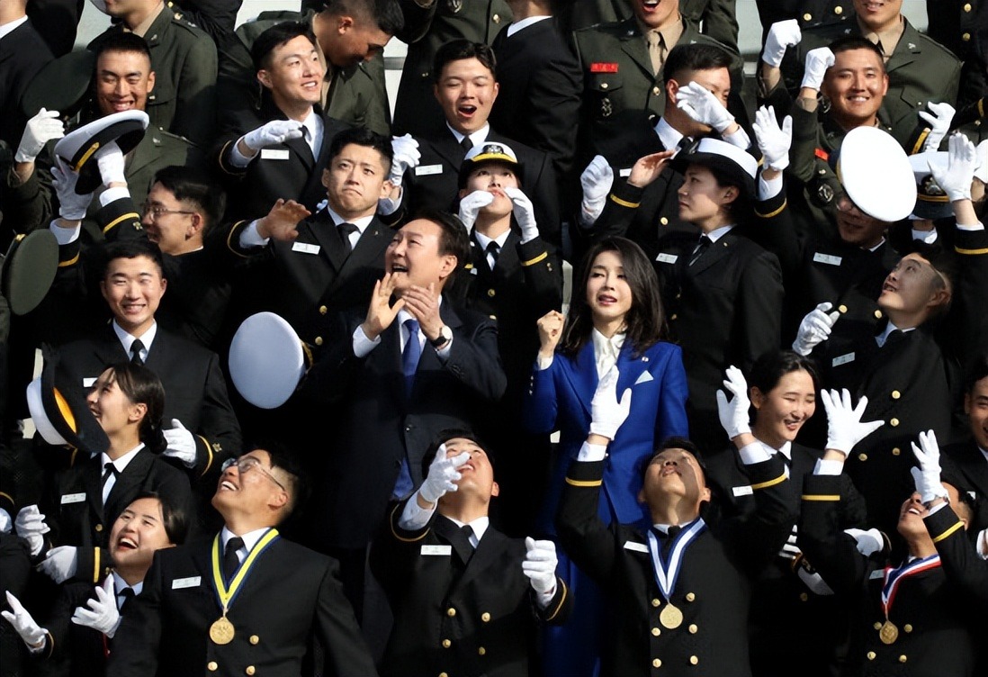 韩第一夫人,韩第一夫人罕见亮相