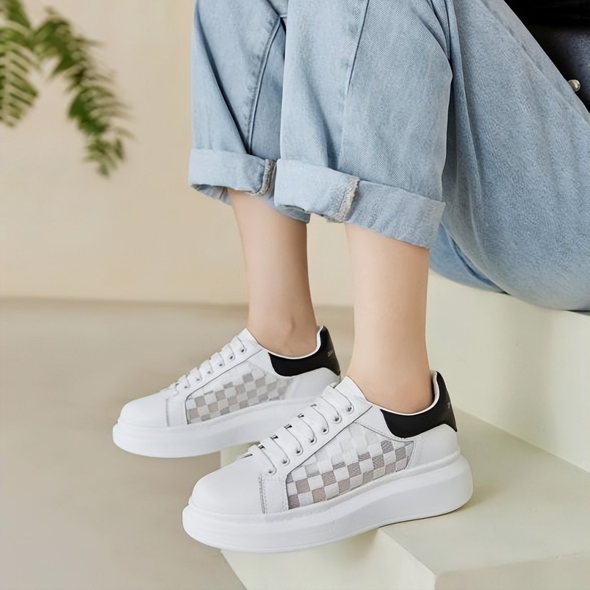 今年的小白鞋再次出圈,哪款小白鞋百搭透气高颜值