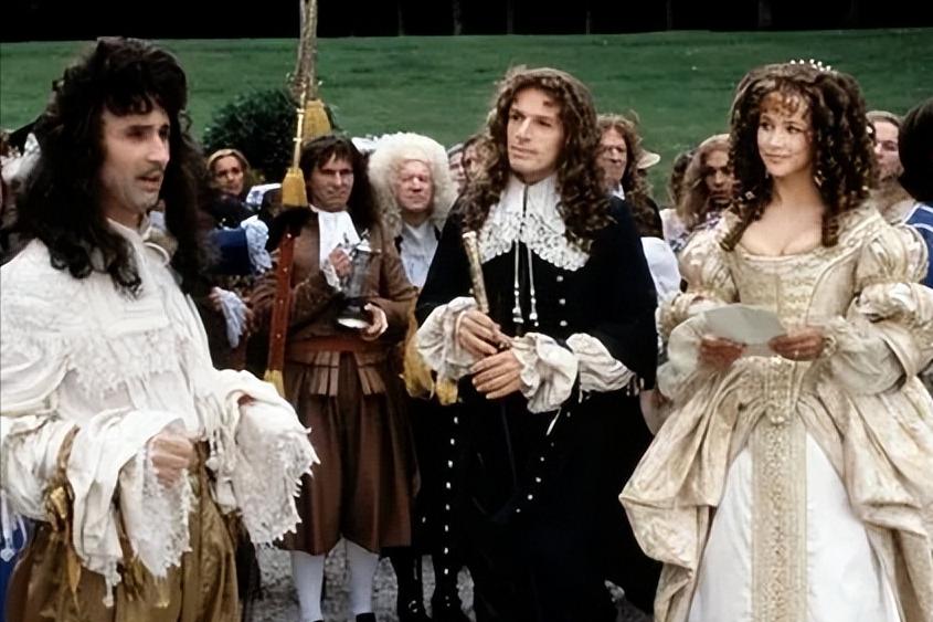 路易十四一生没洗过澡,路易十四的奢靡生活