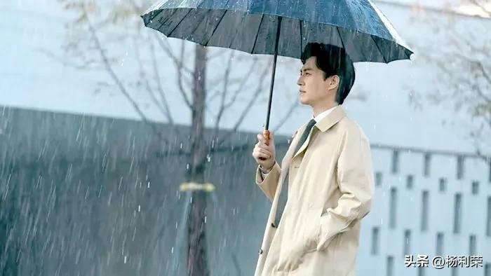 纵有疾风起人生不言弃靳东同款,纵有疾风起靳东的感触