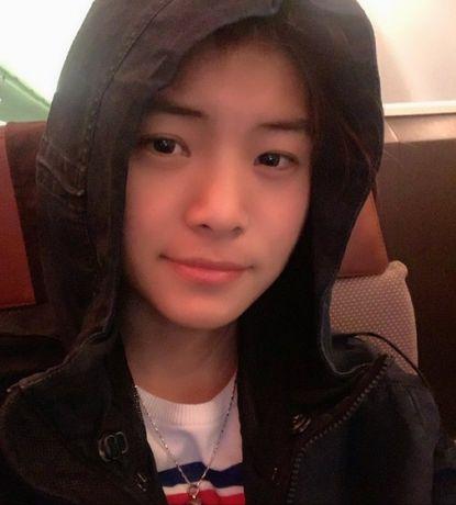 足球运动员王霜,王霜被谁养大的