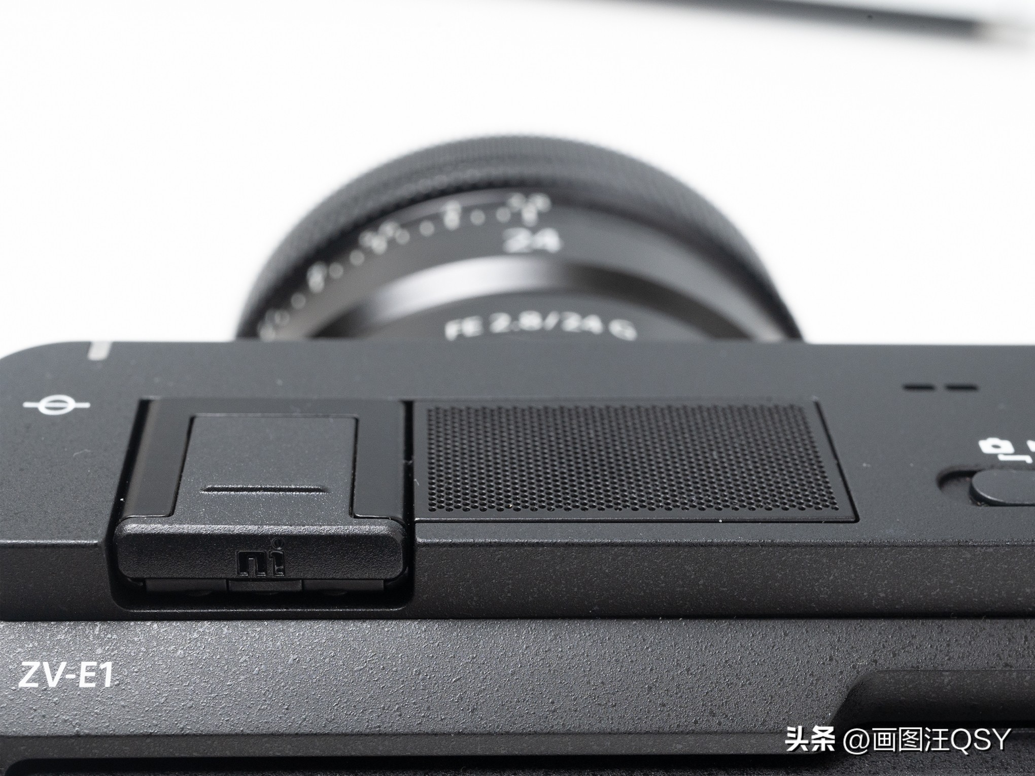 技术不够装备来凑，索尼ZV-E1真定位新手？Vlog初学者心得分享