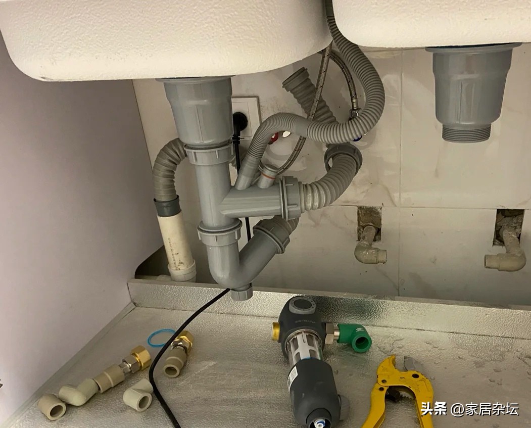 买个热水器安装费居然花了900多,安装热水器为啥超出那么多费用