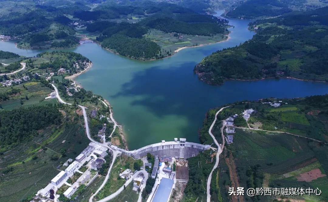 聚焦两会砥砺奋进行稳致远,聚焦盛会砥砺初心