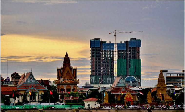 赵露思红毯黑色衣服,赵露思颁奖礼服被吐槽