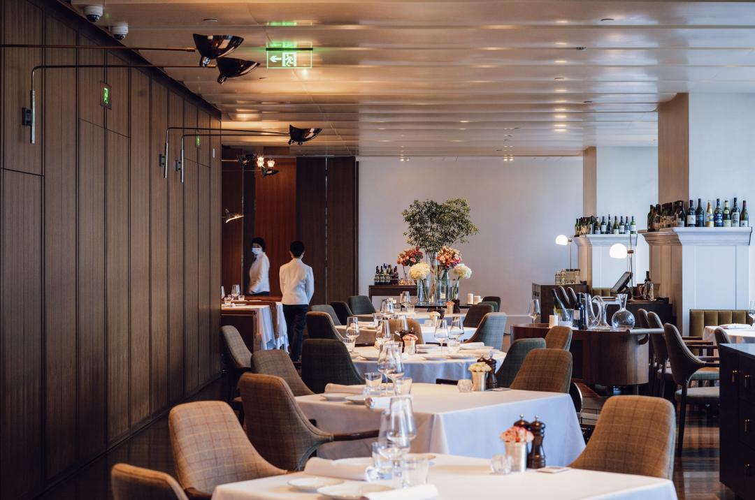 配备一星米其林黑珍珠餐厅,比米其林黑珍珠高端的餐厅