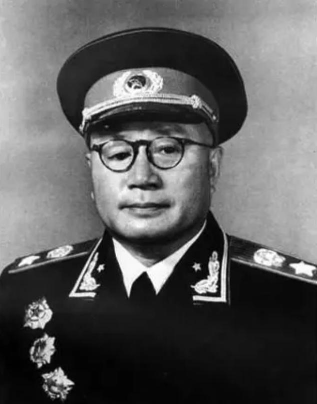 打印度，久未露面的*伯承刘**称“老了，意见仅供参考”，后诸将皆服