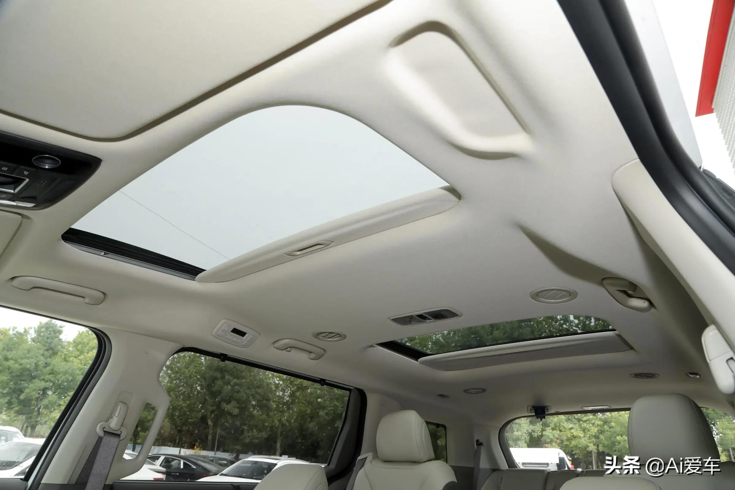 最新款起亚嘉华商务车操作,七座进口起亚嘉华商务车