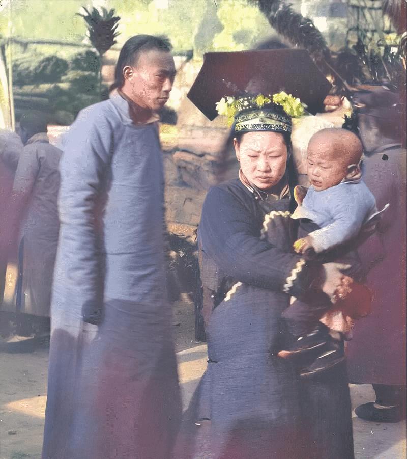 21张真实又罕见的老照片，阴毛假发工作者，我怀疑他用错地方了