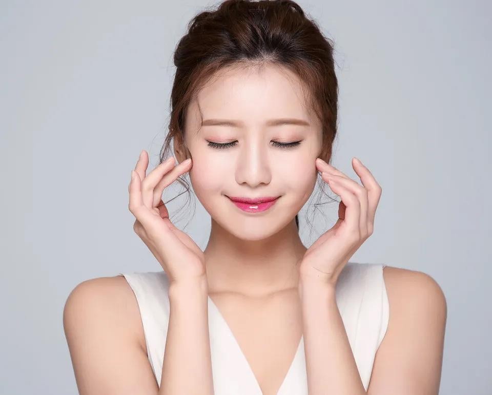 美容院做完面部护理回访怎么说,美容院面部信息回访话术大全