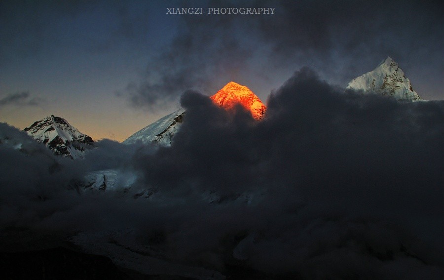 想去登珠峰感受什么,攒钱去旅行到底值不值