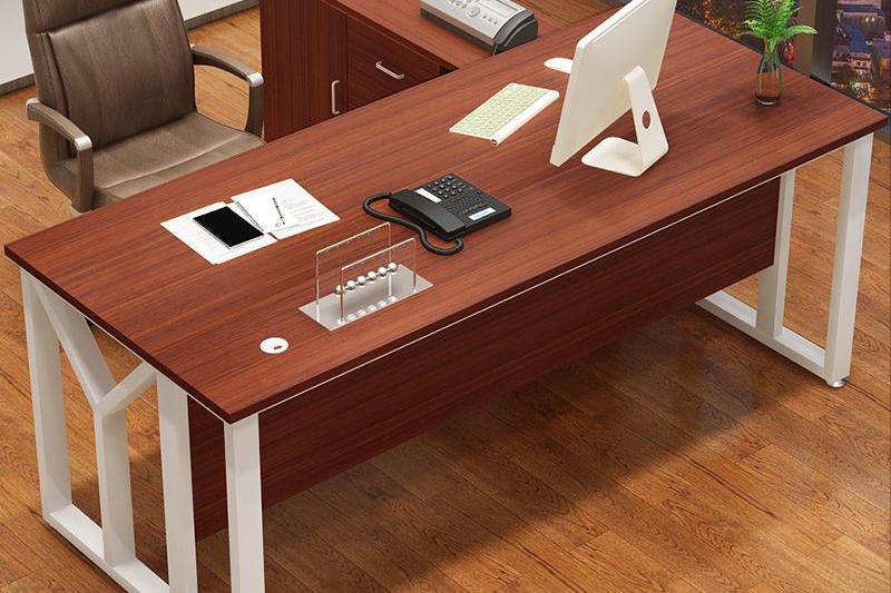 办公桌如何摆有品位,办公桌应该摆什么物件