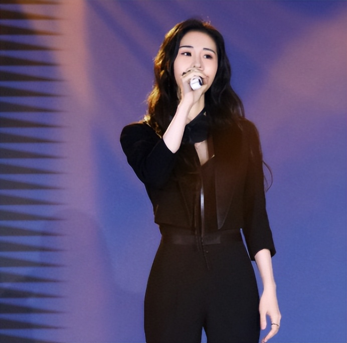 张碧晨惊喜亮相为歌而战,张碧晨人生赢家赴韩出道