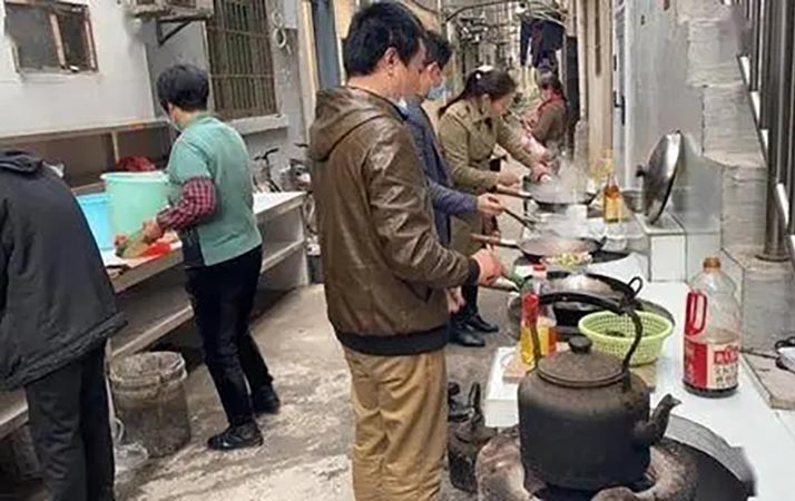 南昌夫妇开餐馆只收一元,夫妻开菜店每天亏本100块