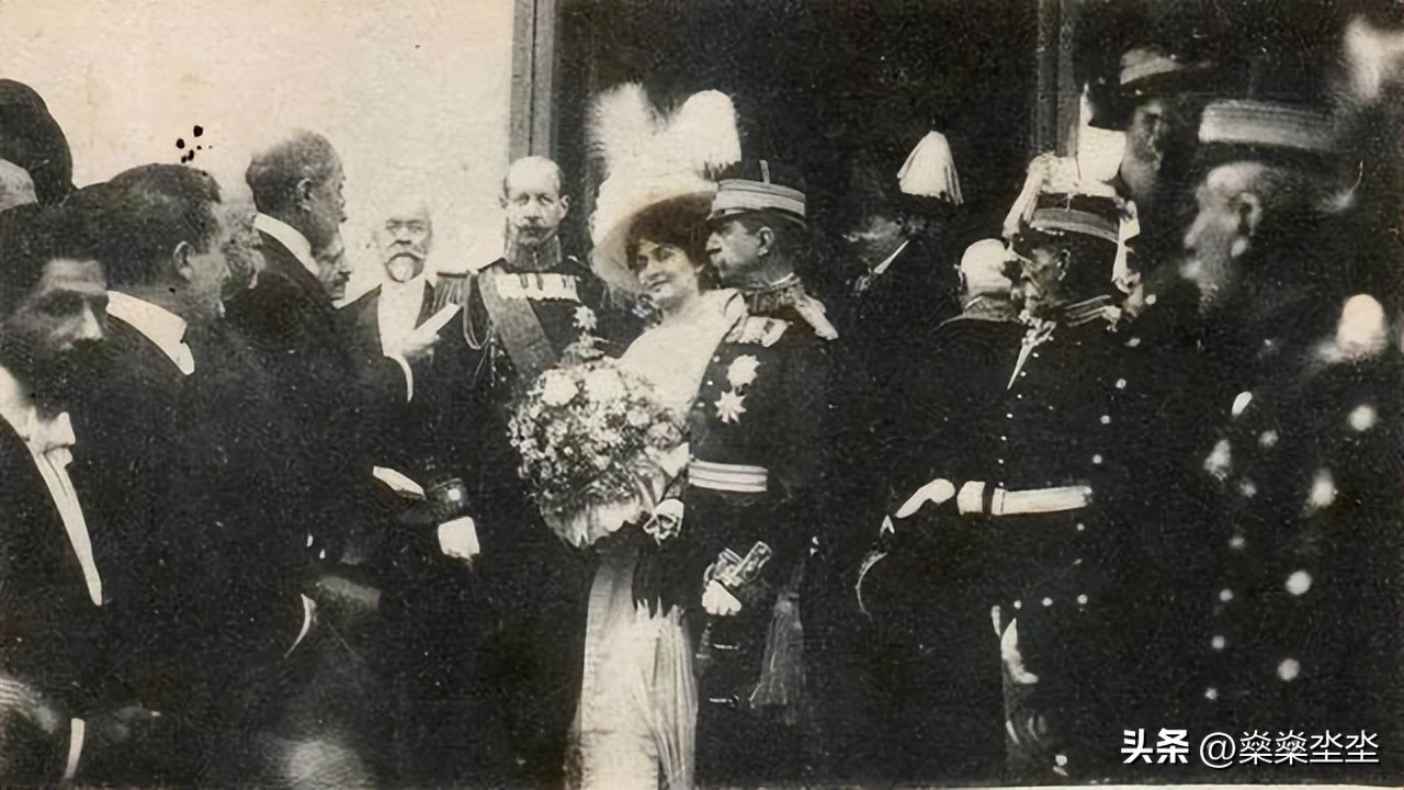 100年前的她竟如此胆大？拿破仑后人玛丽，探讨人类不快乐的秘密