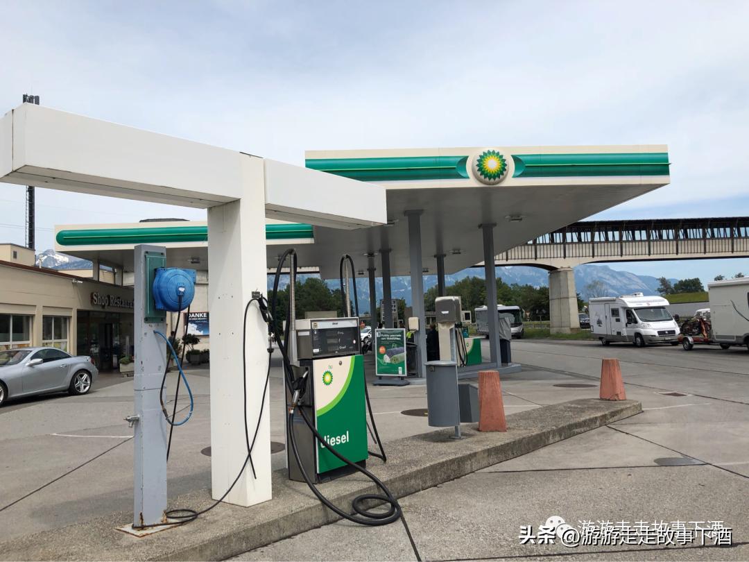 欧洲瑞士旅游线路,卢塞恩金色山口观光火车