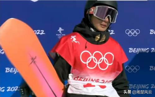 赛后与郎平教练相拥而泣,英雄出少年之天衣无缝