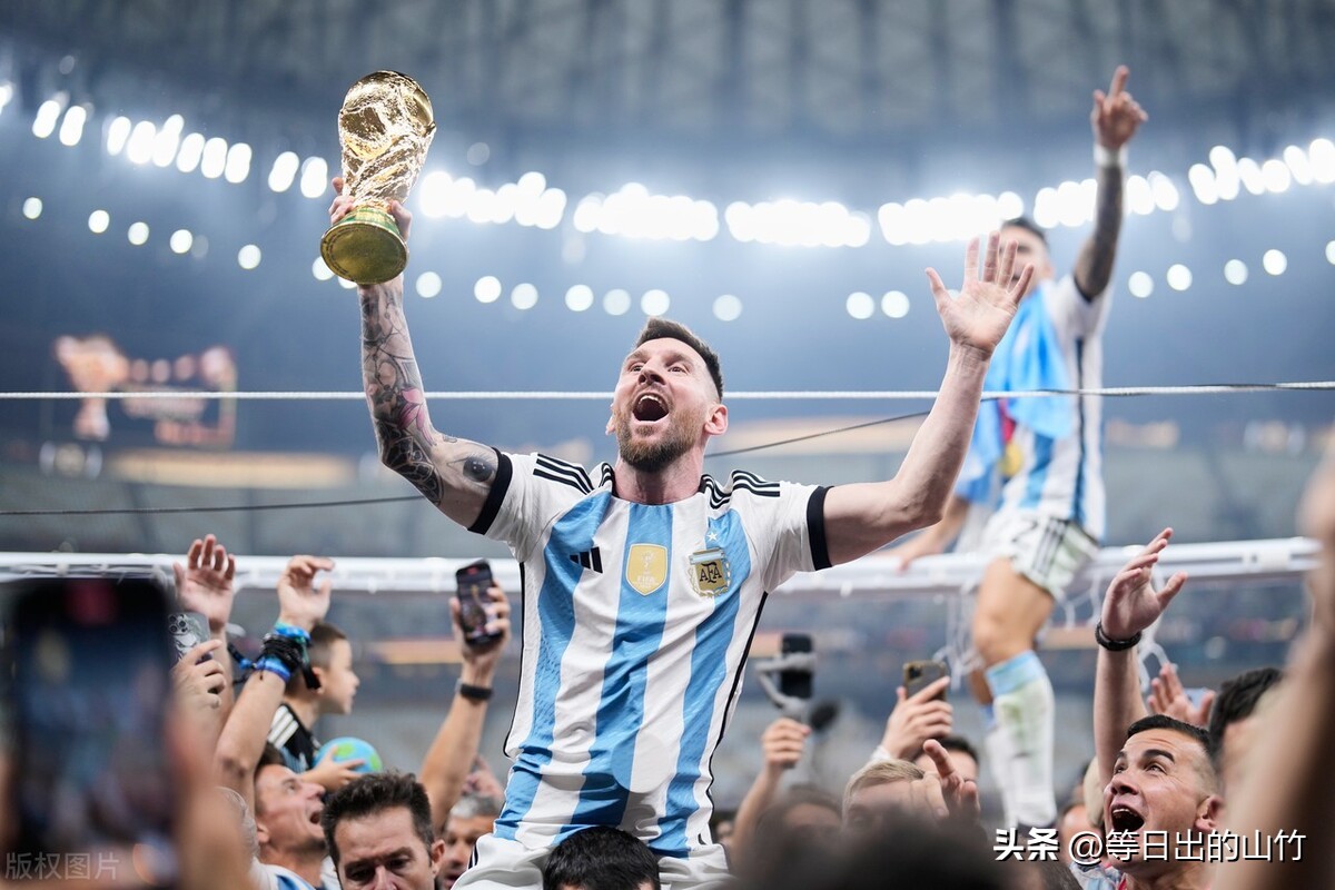 男孩为了长高每天拿针扎,男孩为了长高每天扎大腿