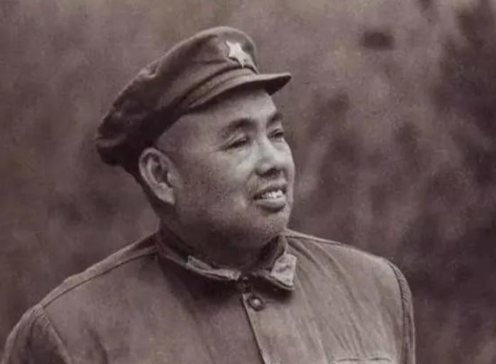 1970年的一个深夜,*世友许**找来肖永银:刘帅来南京了,你去接最好