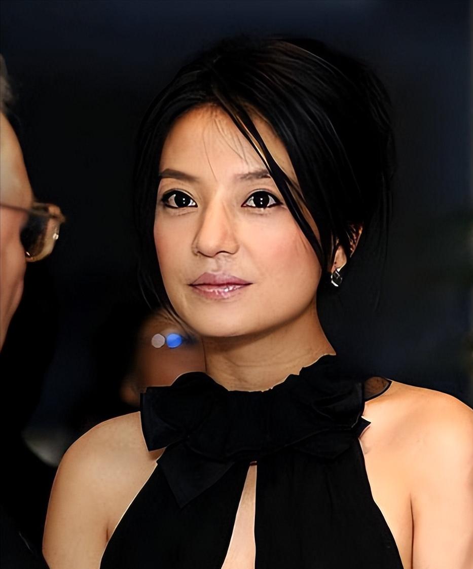 顶风作案！赵薇的恶行何止亲日辱华，如今原型毕露下场大快人心