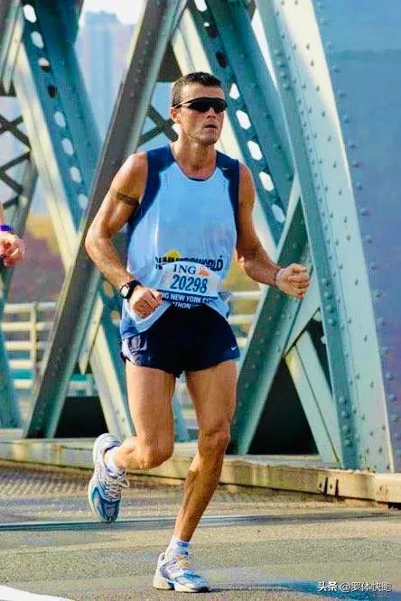 足坛牛人罗本视频,足球史50大巨星罗本