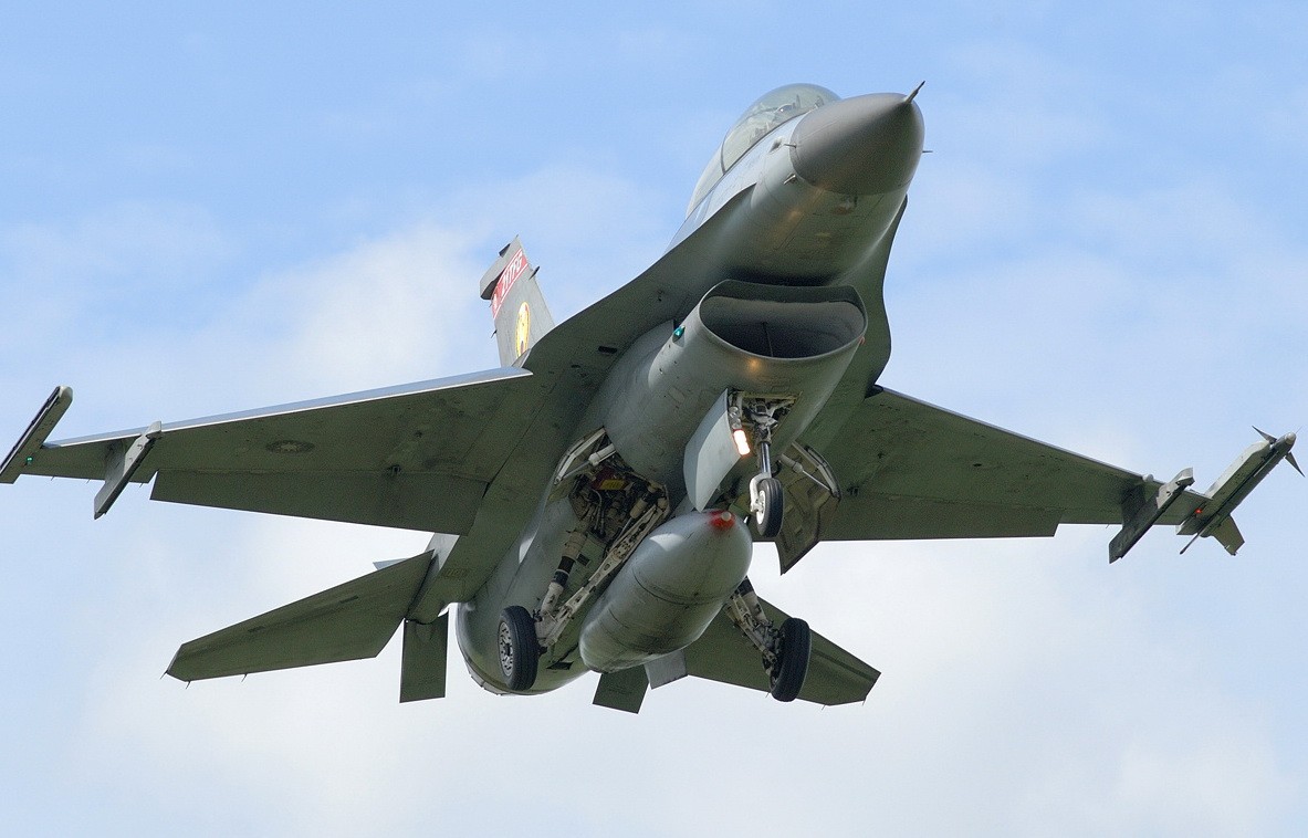 美国防务新闻阿根廷购买枭龙,英国担心阿根廷买枭龙战机