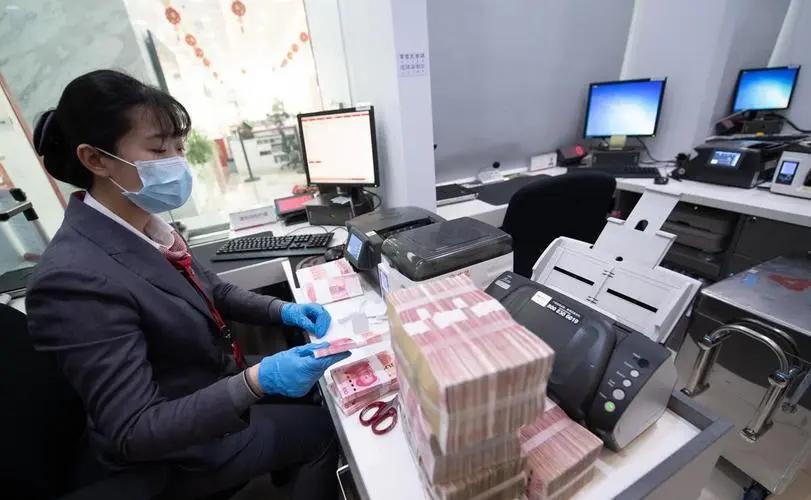 有事没事可以多在手机银行里转转账，这是为何？银行员工说出原因