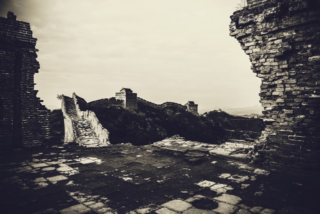 百年孤独写了一个家族的百年历史,百年孤独是一个家族的兴衰史