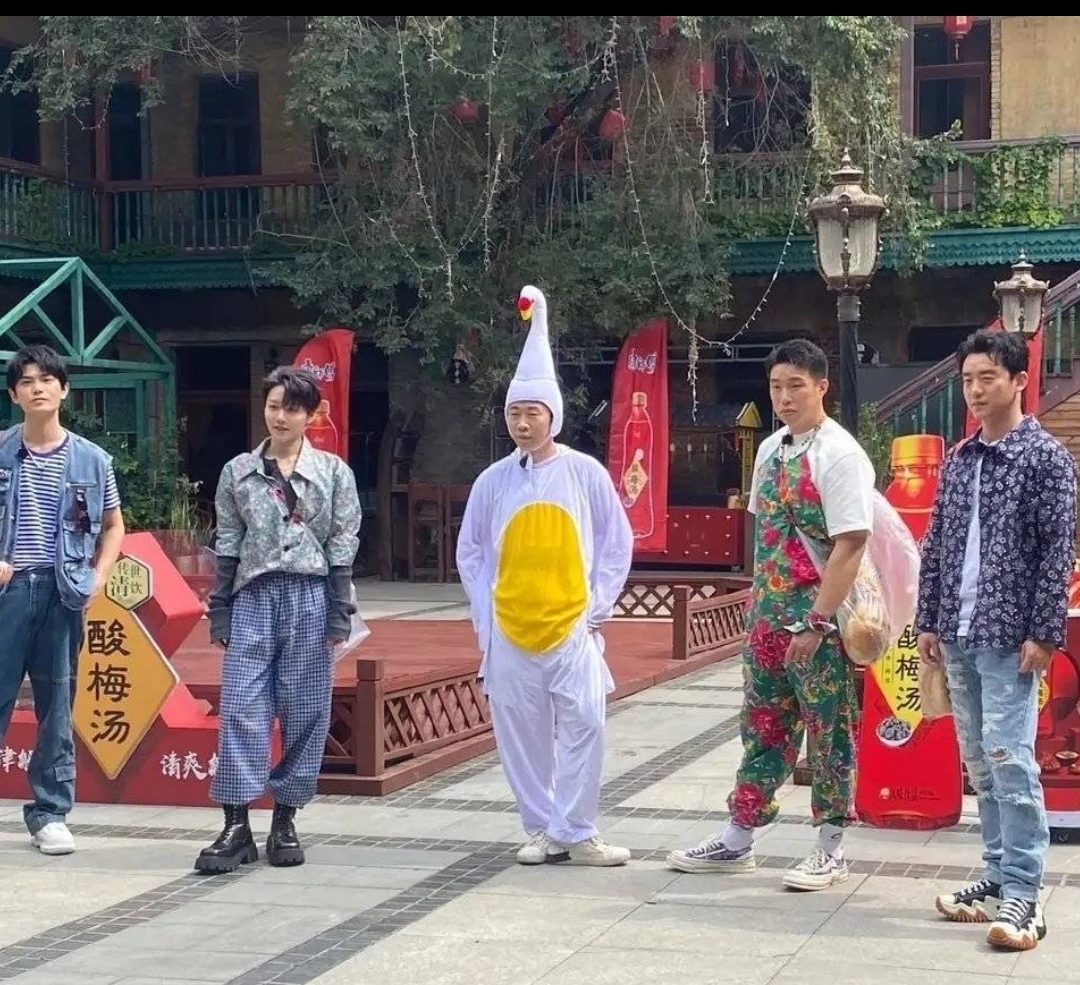 岳云鹏秦霄贤孟鹤堂封箱演出,德云社岳云鹏辟谣后现身