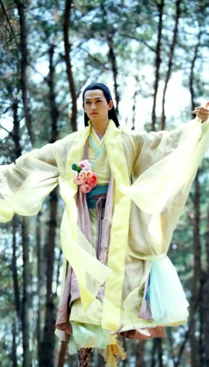 男演员能将“雌雄莫辨”演到何程度？有人艳压群芳，有人丑的辣眼