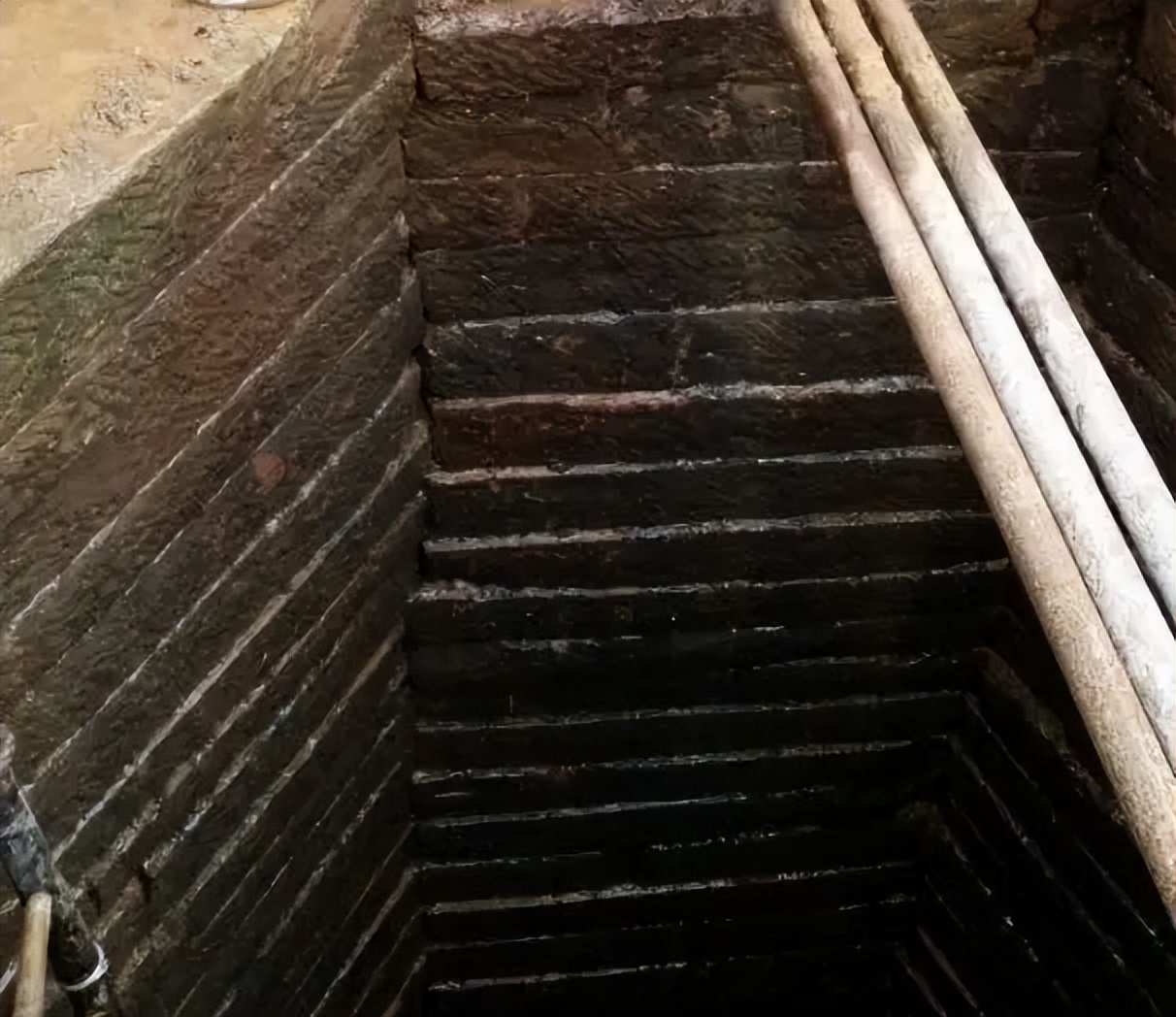 古井古墓挖出国宝,浙江一口古井闹鬼事件