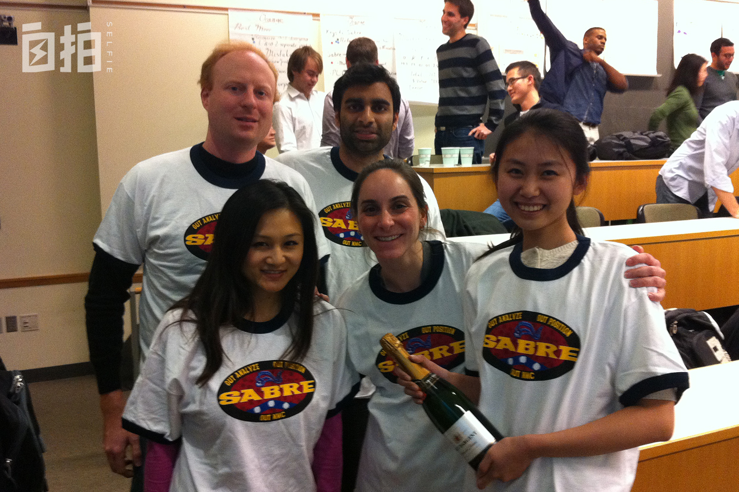 我，美国名校毕业，辞去白领工作，靠当群演养活自己