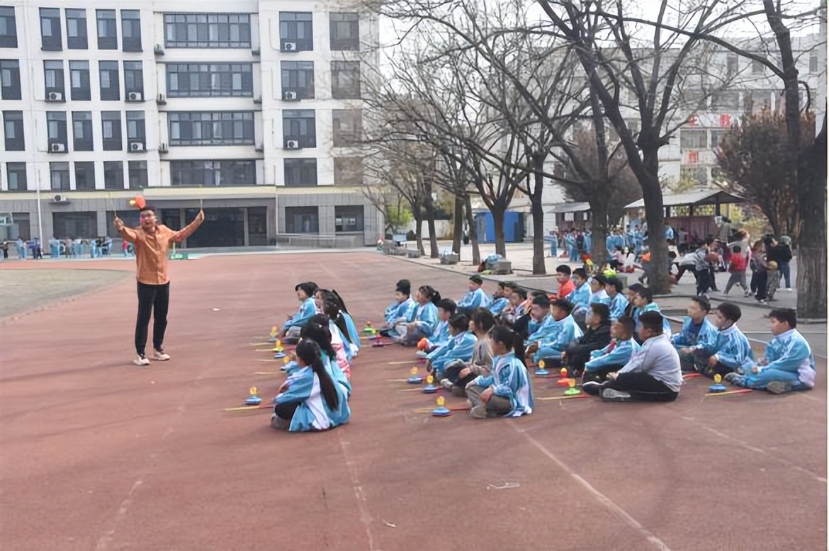田家炳小学开设花式社团课程重建疫情后校园活动
