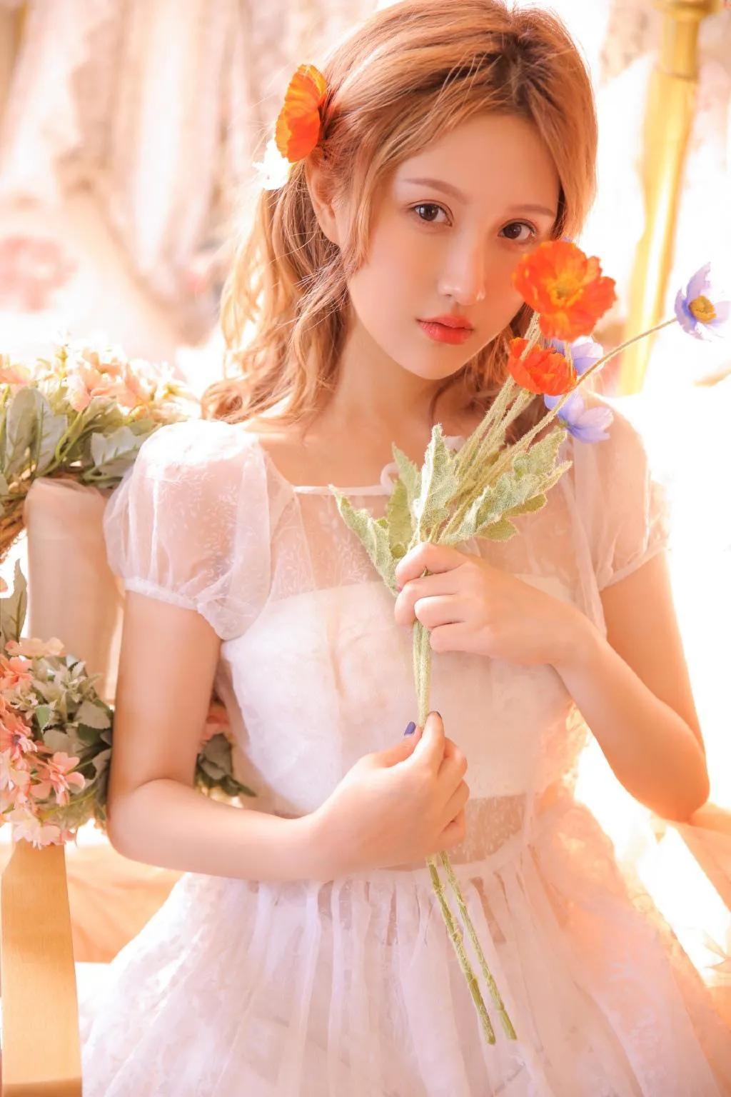 她夹子音和我说话，让我冲动奔现…