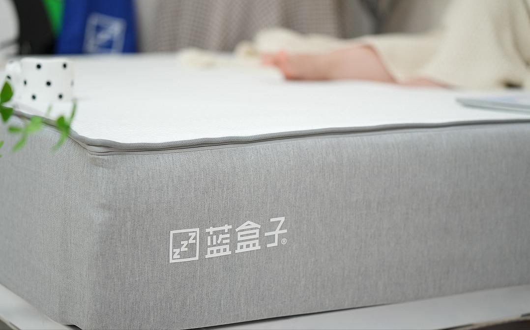 上班族适合睡硬床垫还是软床垫,睡眠不好怎么选择床垫