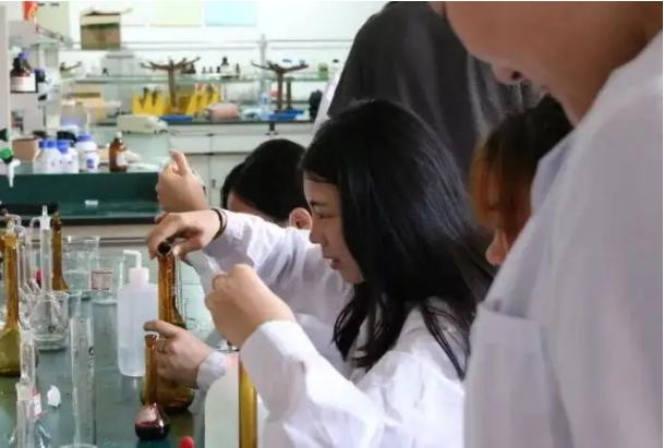 文科生本科毕业最容易就业的专业,文科本科男生报哪些专业好就业