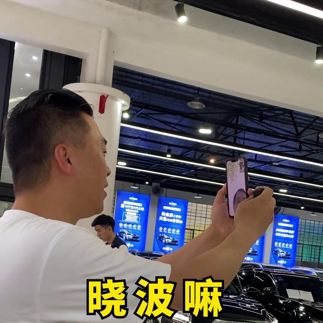 人在家中坐商务车,花19万买凯美瑞家用合适吗